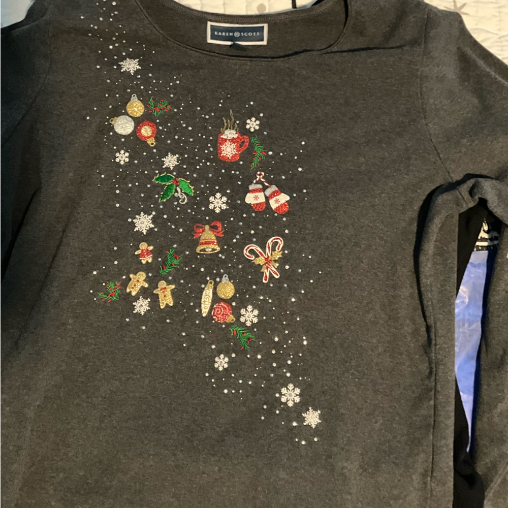 Karen Scott Holiday Graphic Top - Charcoal
